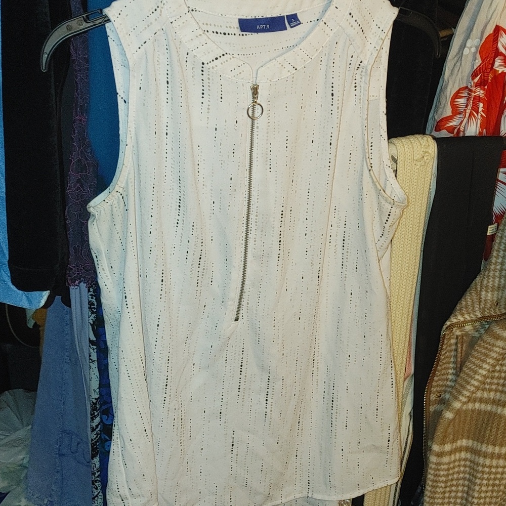 Apt. 9 White Sleeveless Tank Top
